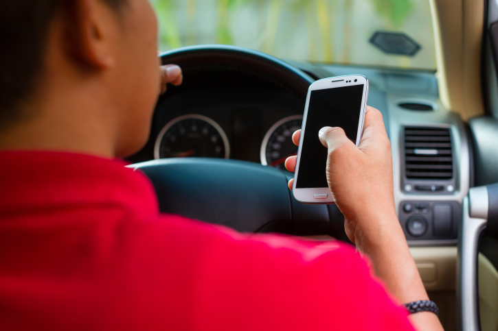 Upotreba mobilnih telefona u toku vožnje